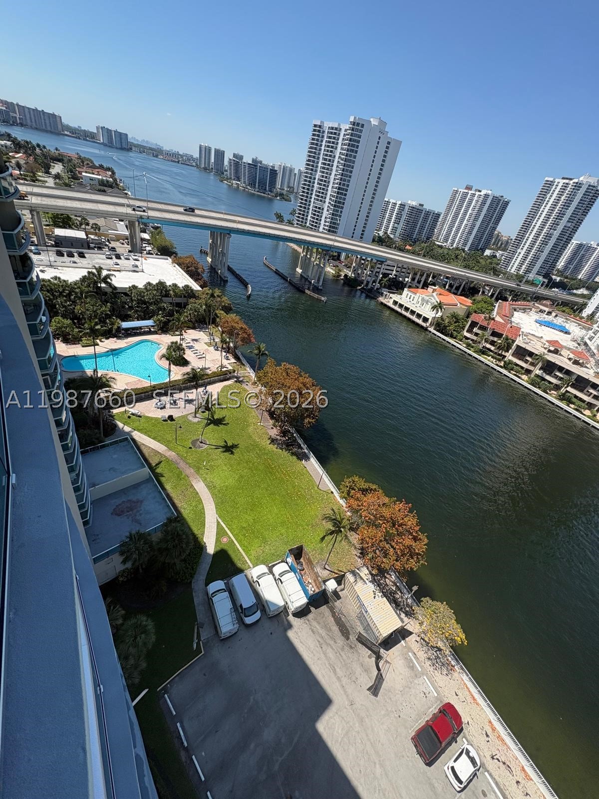 19390 Collins Ave 1623 Property Photo 4