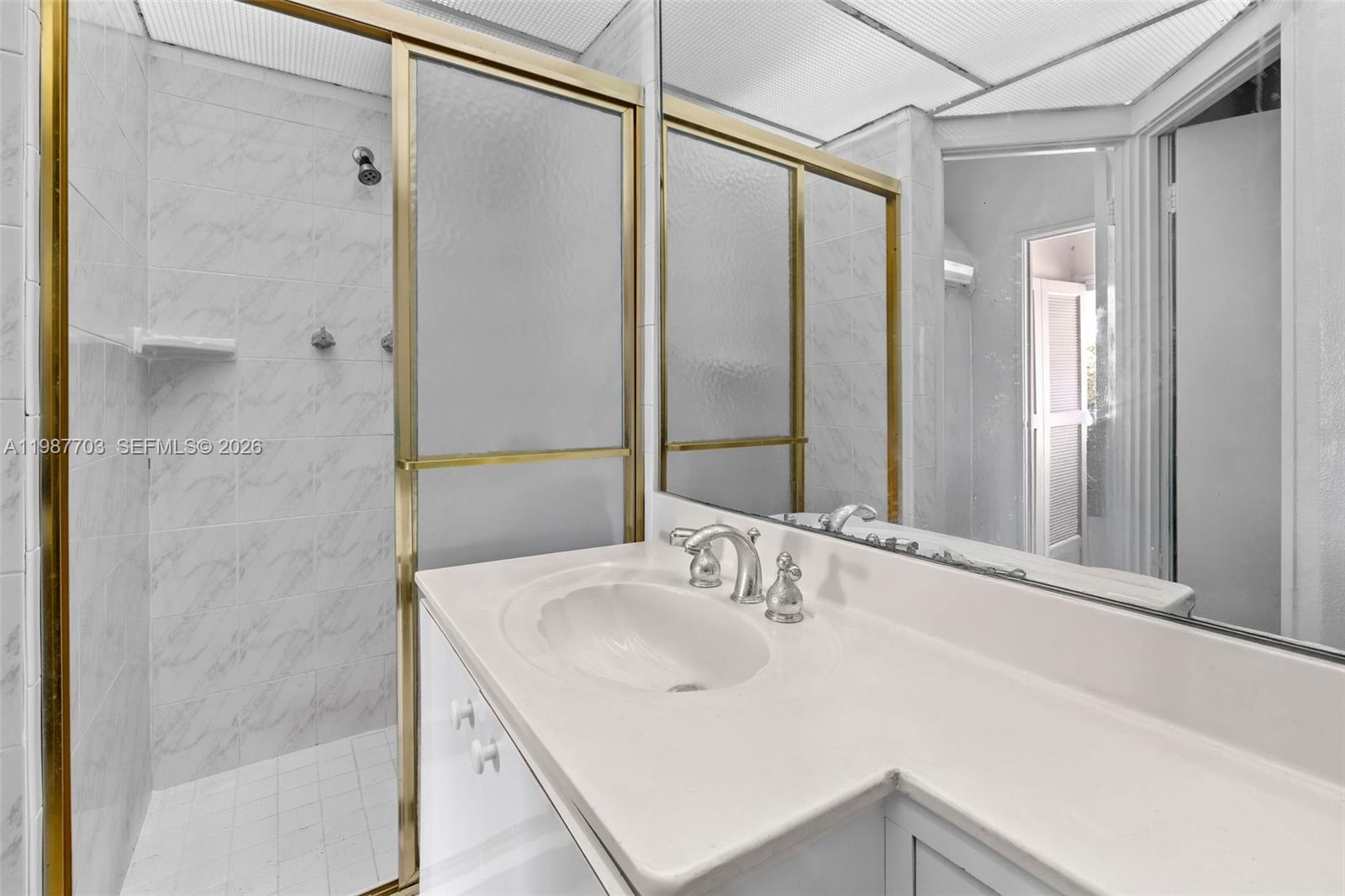 5055 Collins Ave Cab14 Property Photo 6