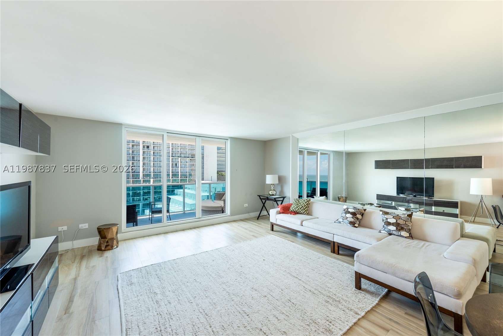 2301 Collins Ave 1009 Property Photo 11
