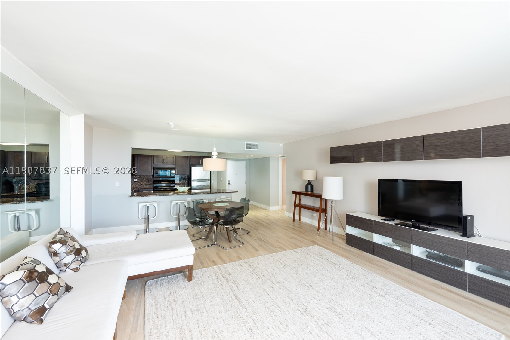2301 Collins Ave 1009 Property Photo 13
