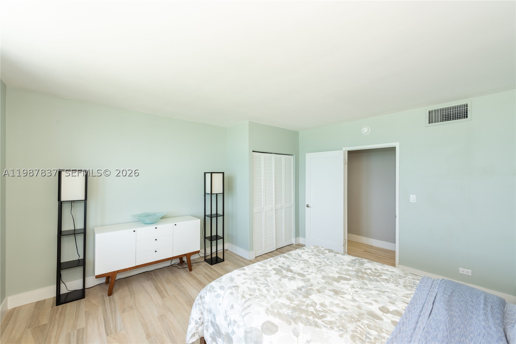 2301 Collins Ave 1009 Property Photo 24