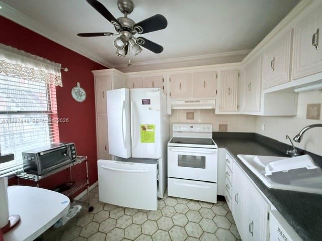 2841 Somerset Dr 305 Property Photo 3