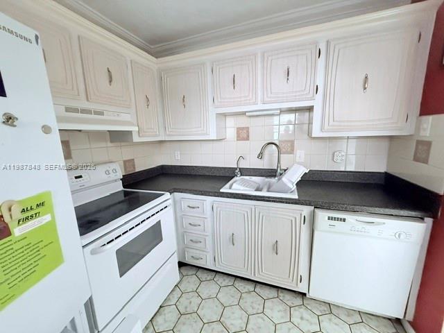2841 Somerset Dr 305 Property Photo 4