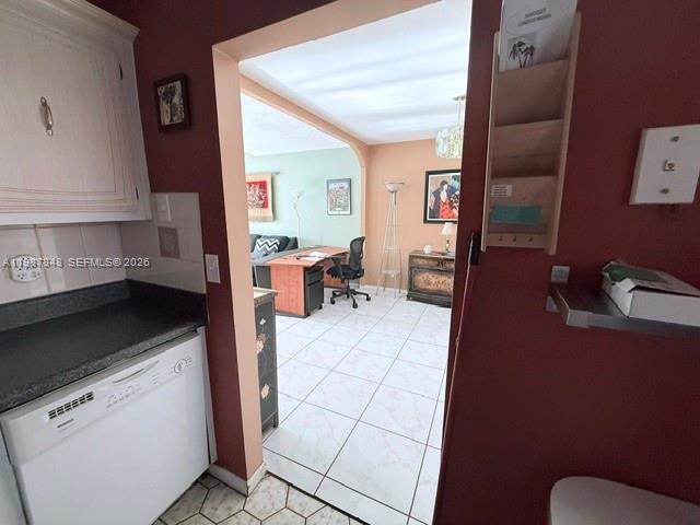 2841 Somerset Dr 305 Property Photo 5