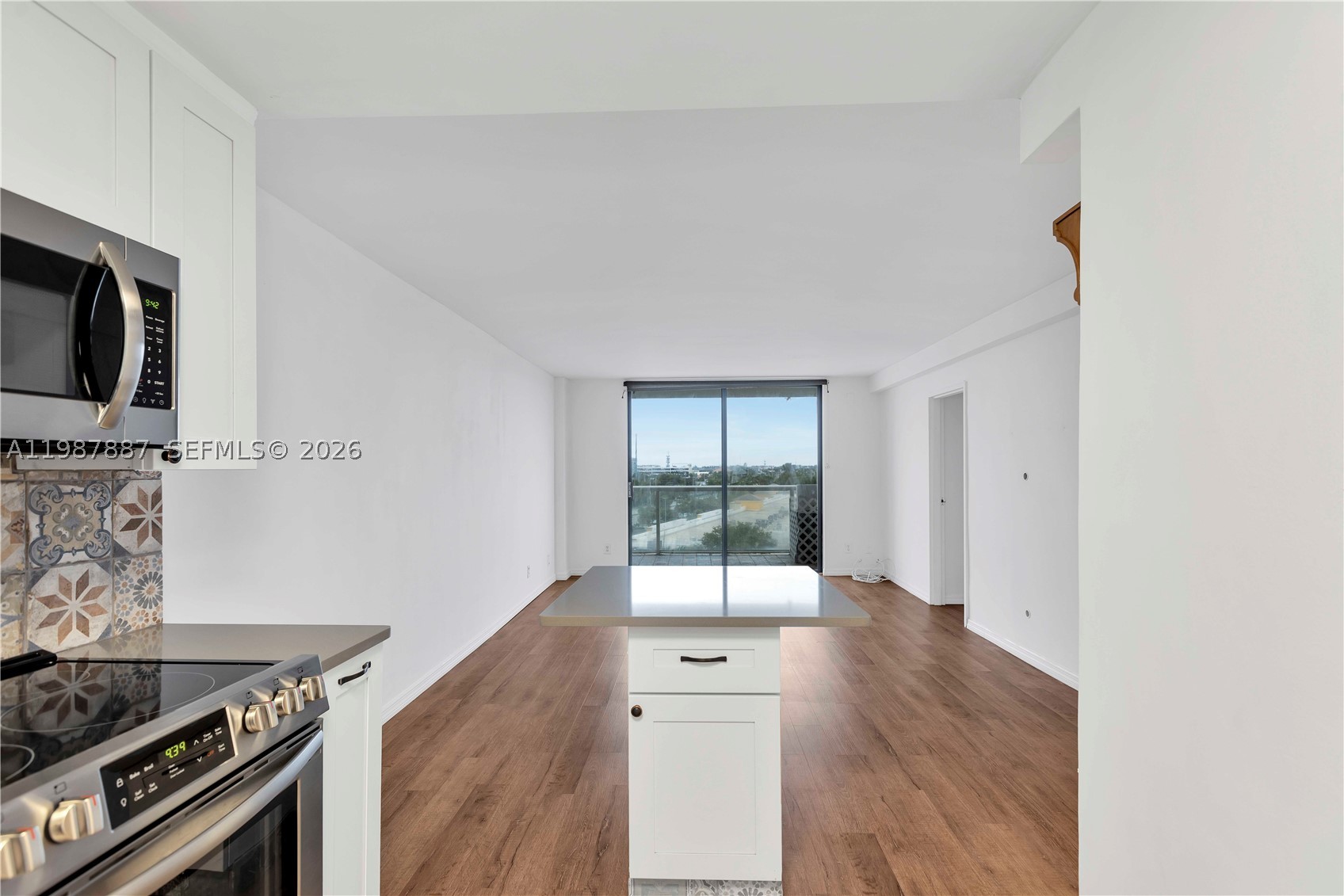 13499 Biscayne Blvd 613 Property Photo 7