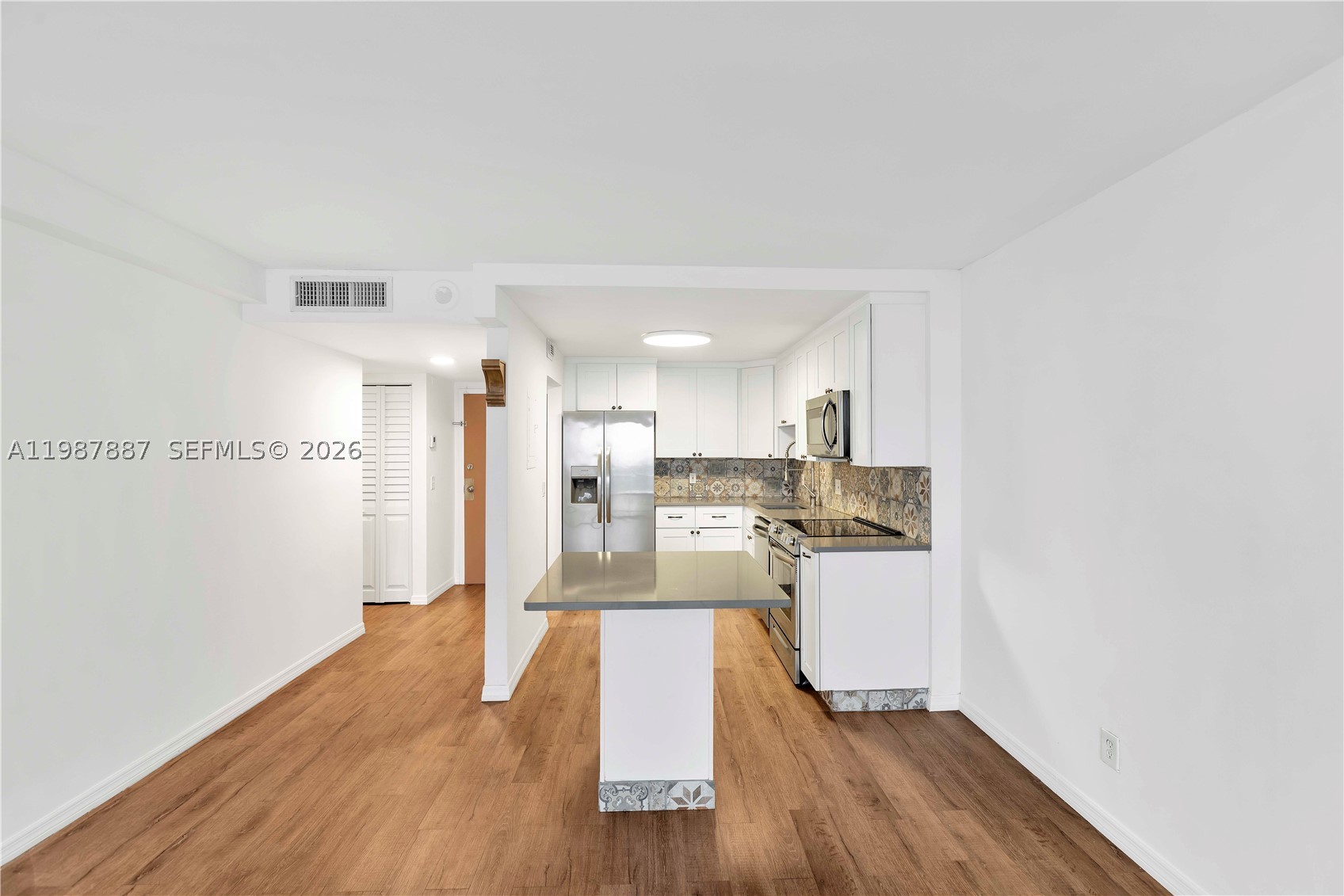 13499 Biscayne Blvd 613 Property Photo 9
