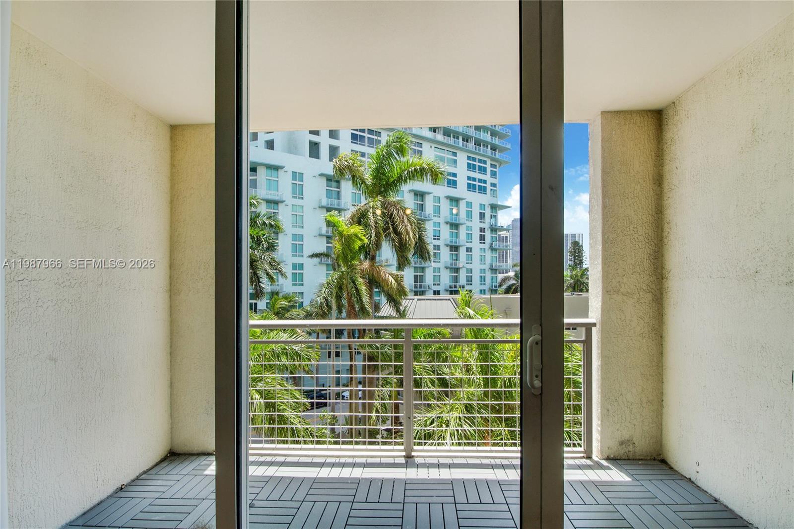 2000 N Bayshore Dr 506 Property Photo 8