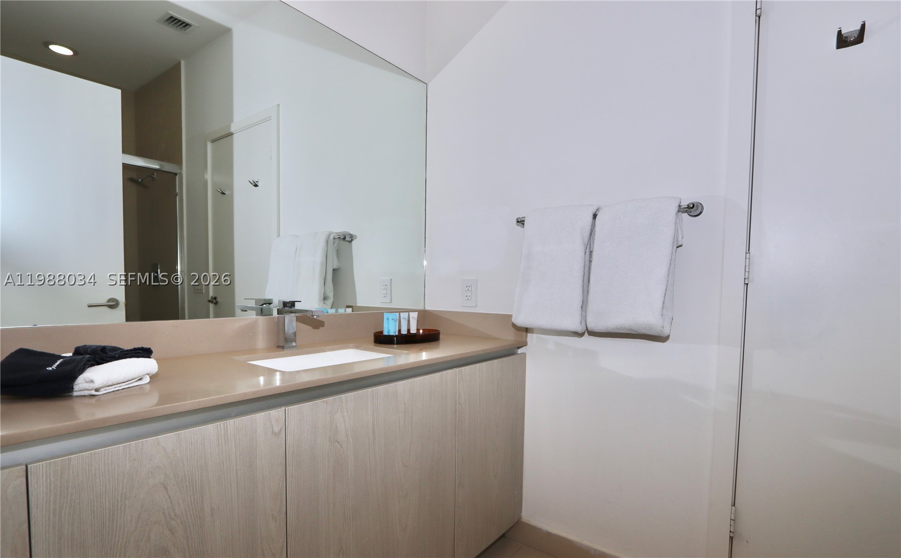 4111 S Ocean Dr Uph8 Property Photo 25