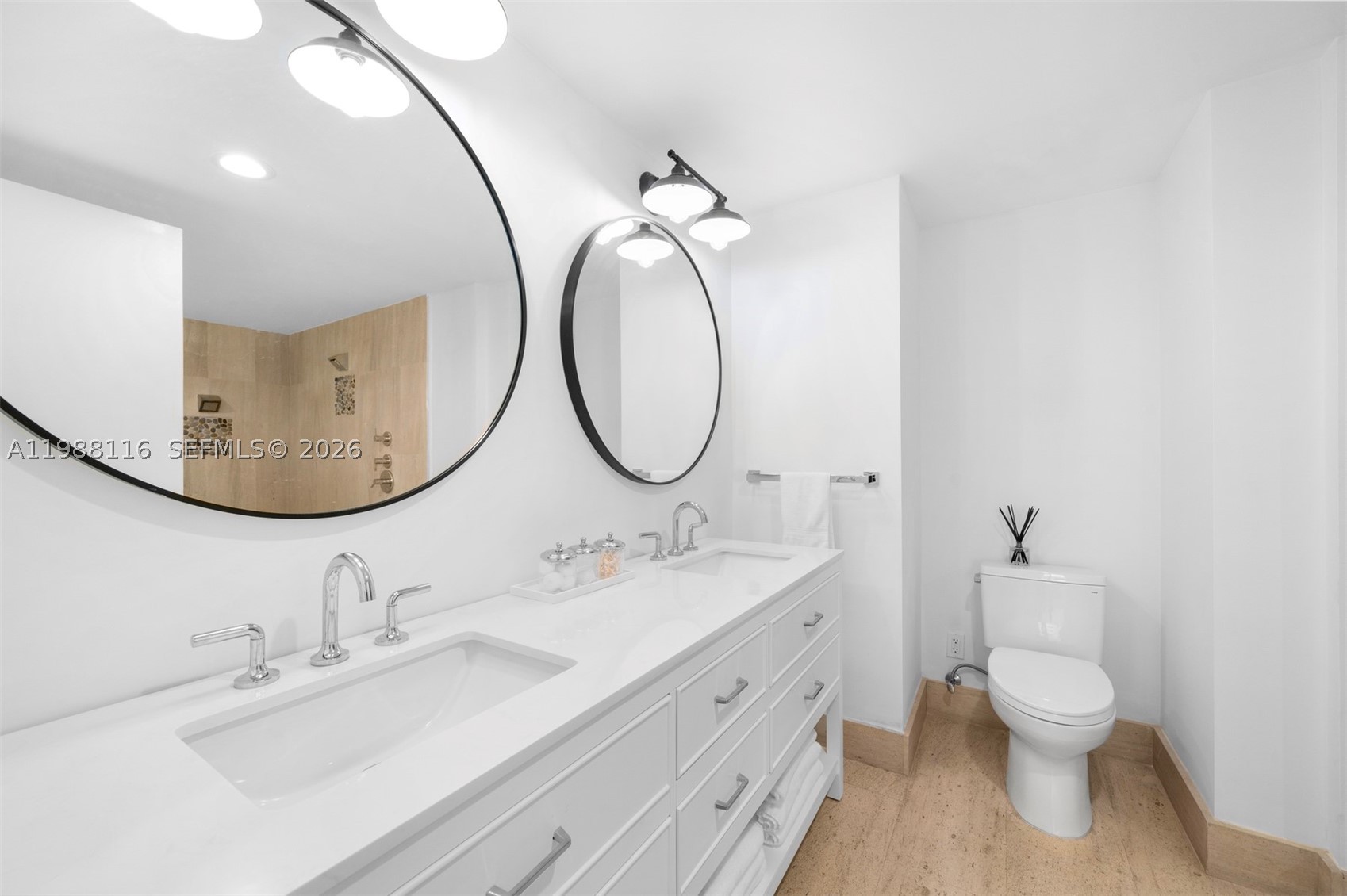 5875 Collins Ave 906 Property Photo 16