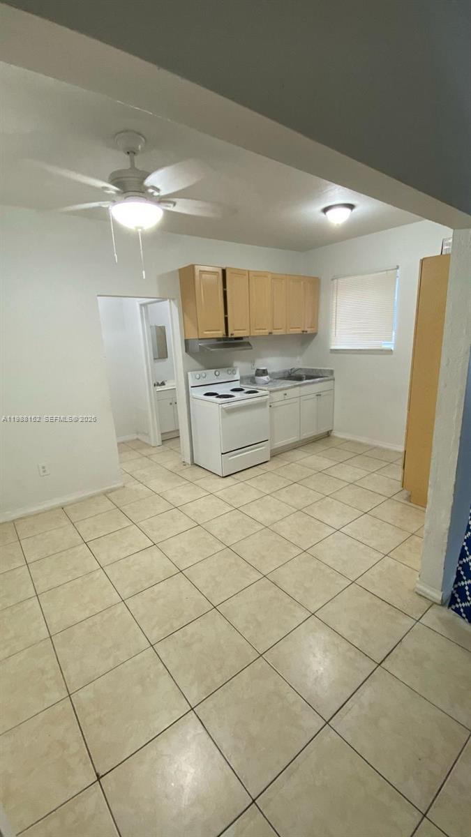 1021 Nw 3rd St 305 Property Photo 2