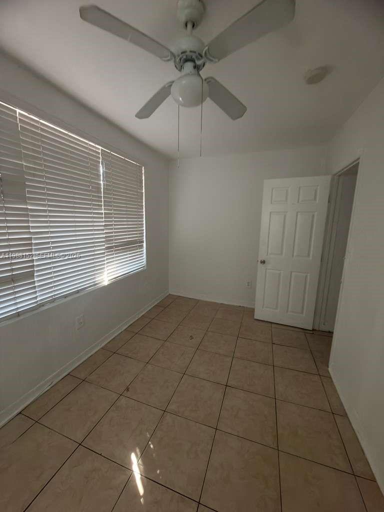 1021 Nw 3rd St 305 Property Photo 7