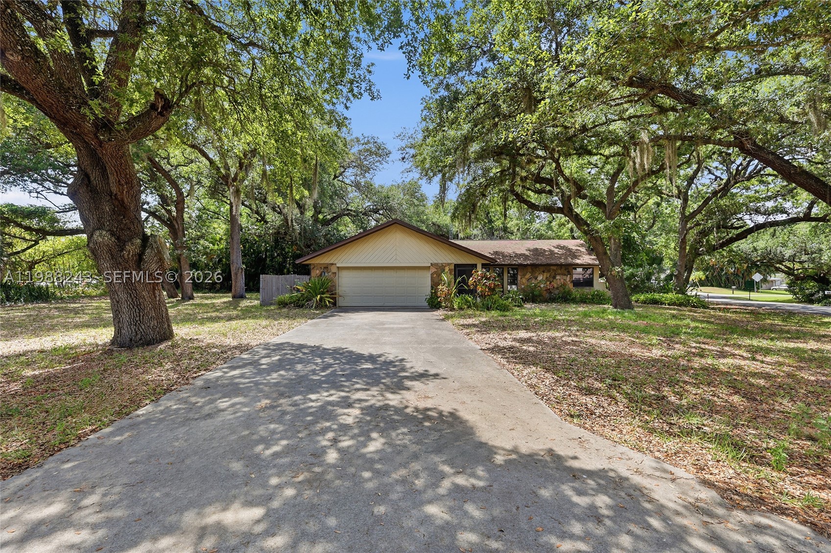 1625 Sunkist Way Property Photo 1