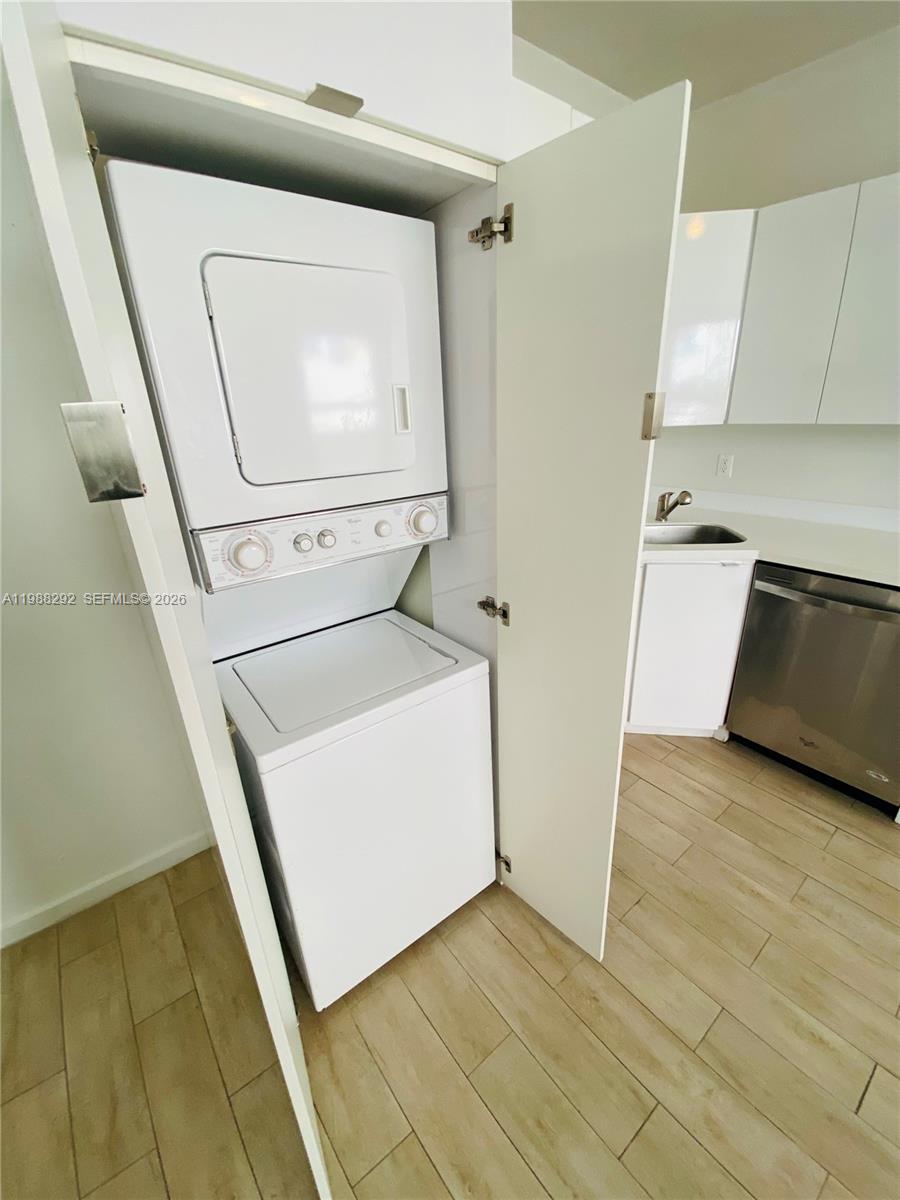1611 Meridian Ave 305 Property Photo 6