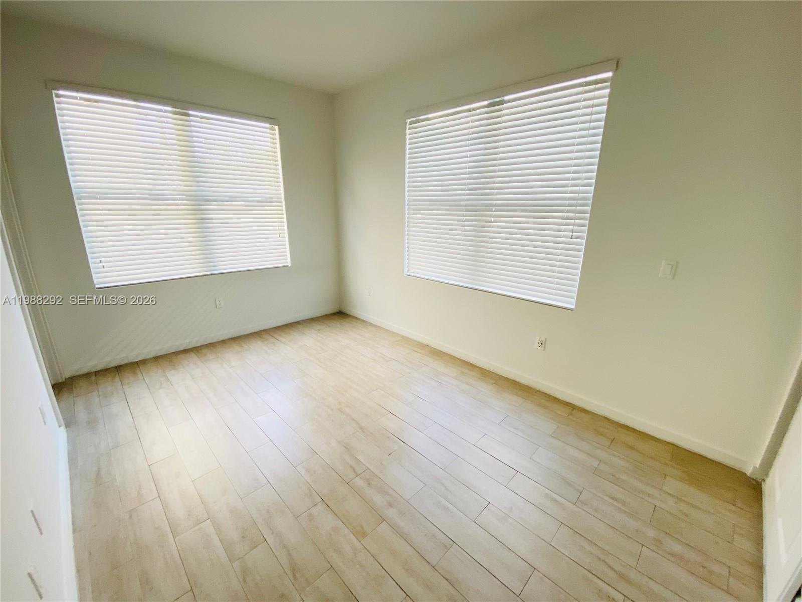 1611 Meridian Ave 305 Property Photo 8