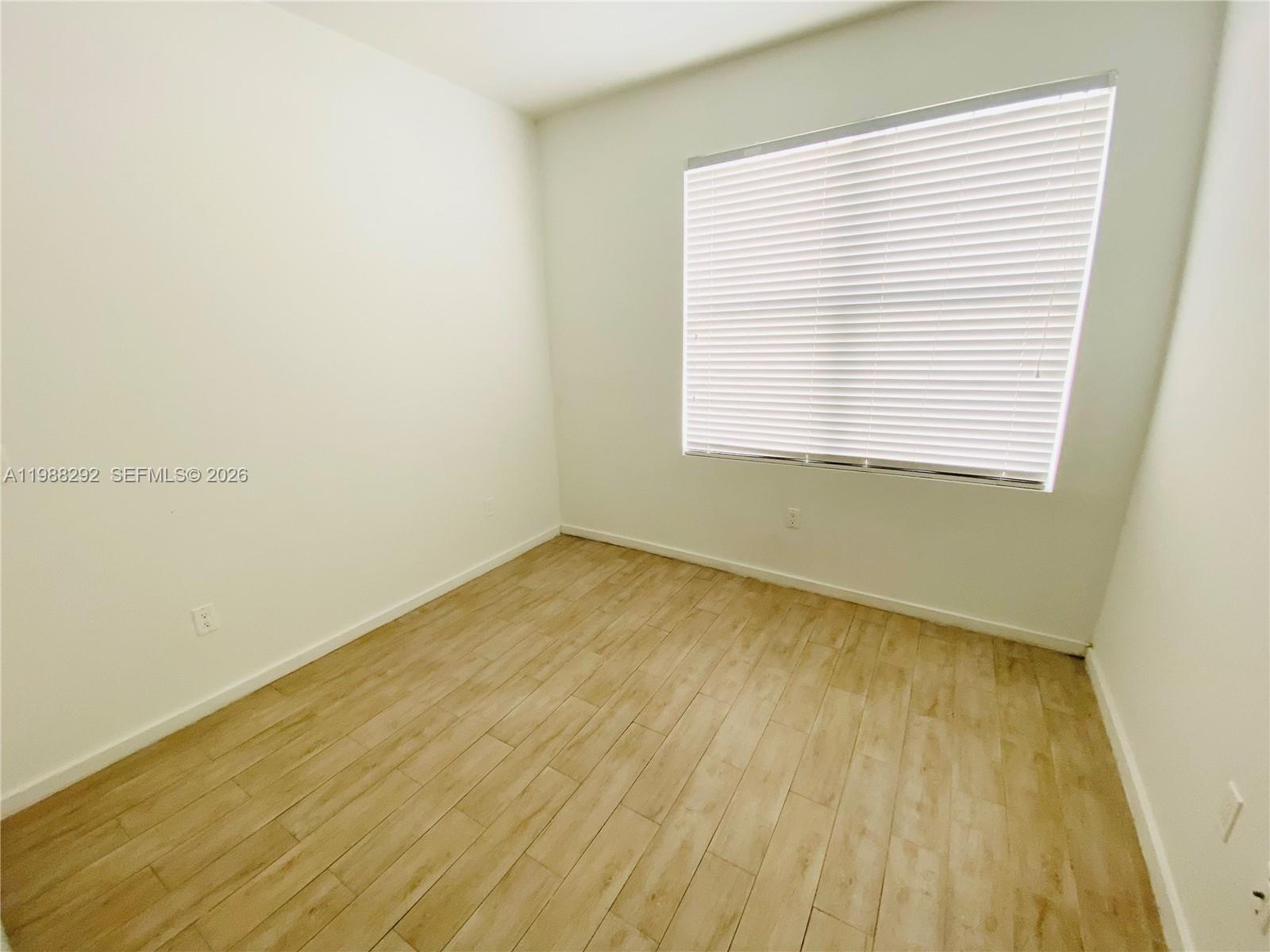 1611 Meridian Ave 305 Property Photo 11