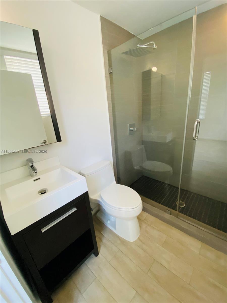 1611 Meridian Ave 305 Property Photo 14