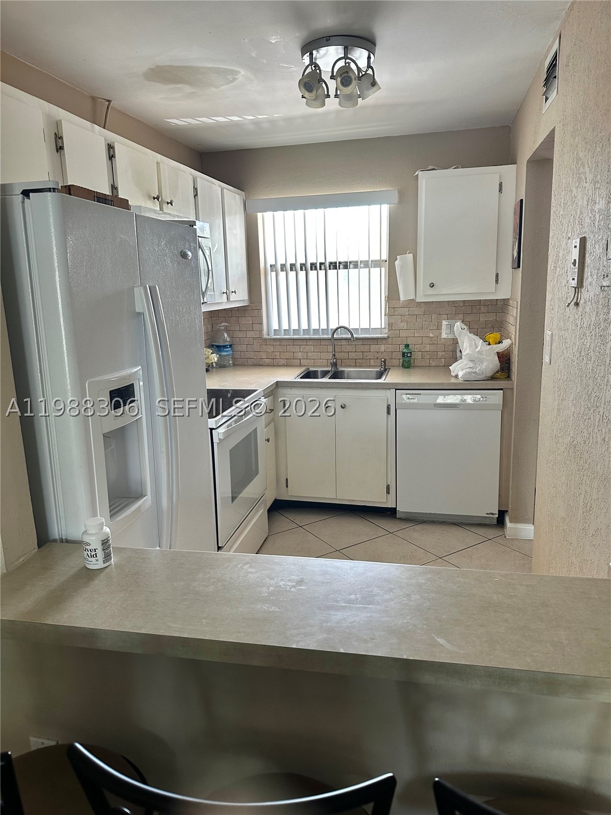 2701 E Sunrise Lakes Dr 209 Property Photo 5