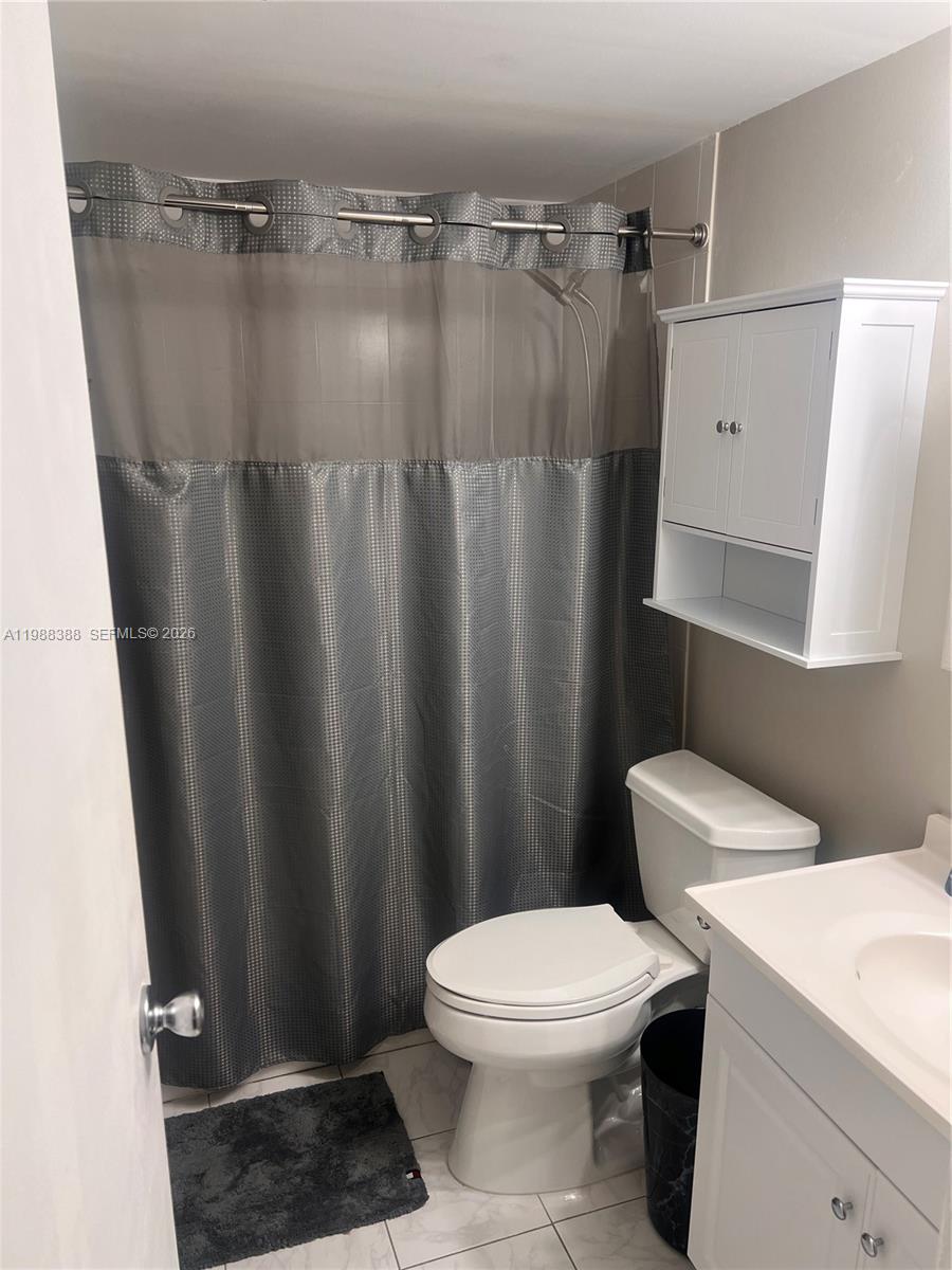 400 N Riverside Dr 214 Property Photo 17