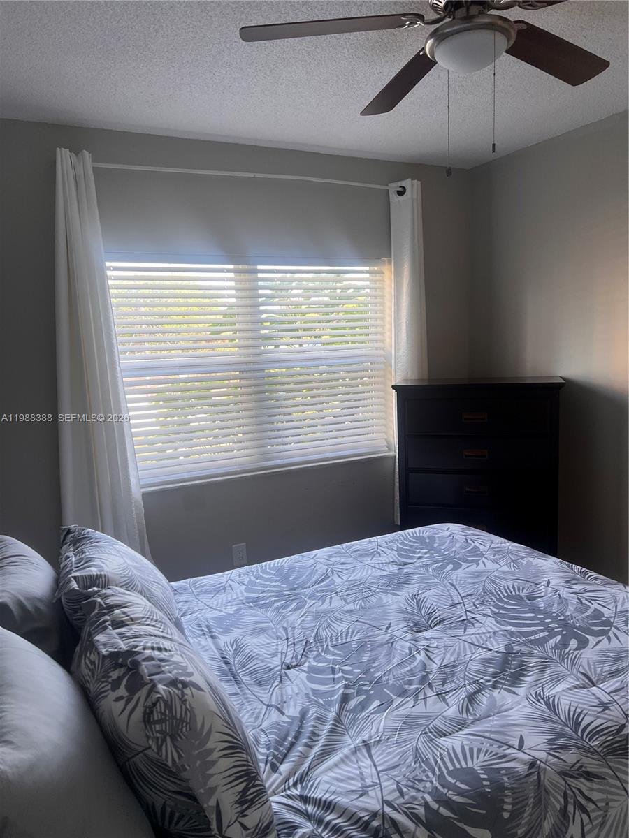 400 N Riverside Dr 214 Property Photo 19