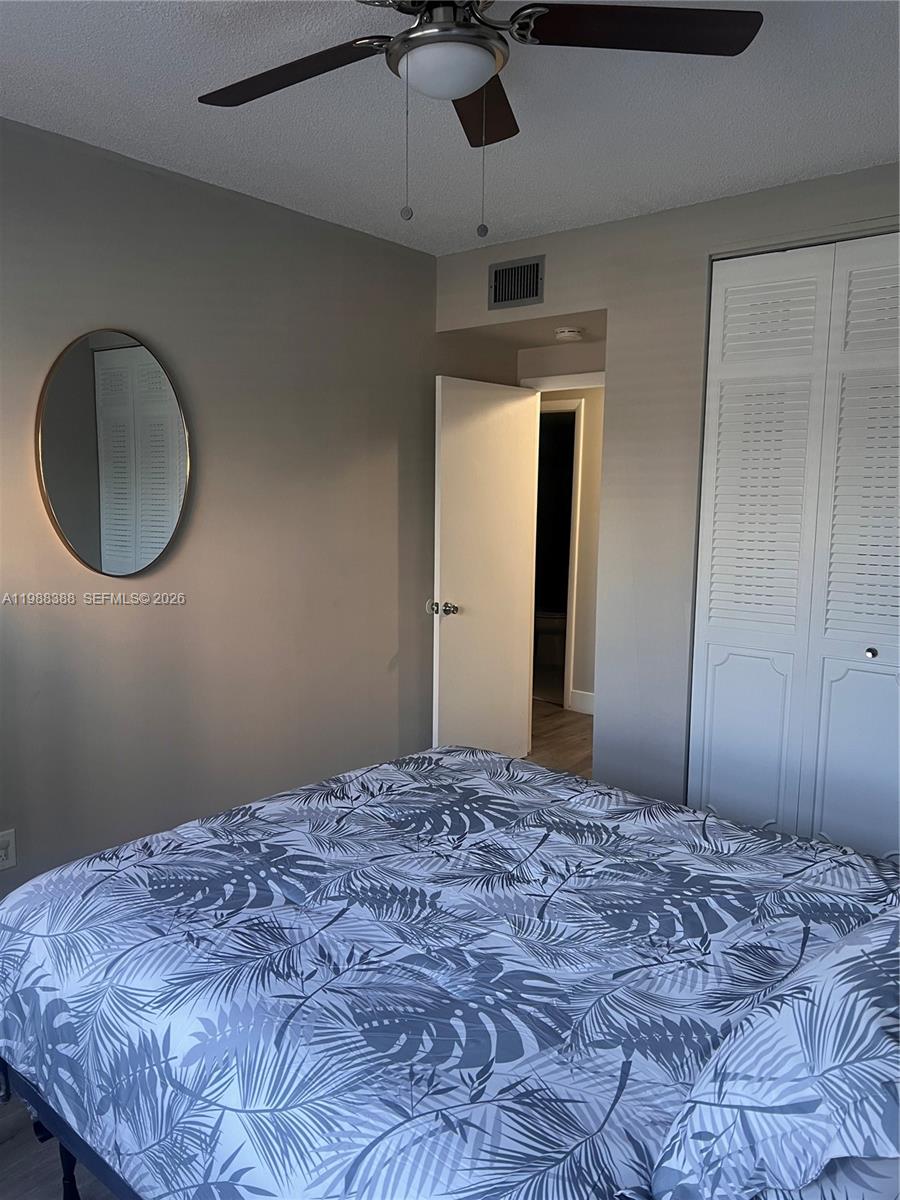 400 N Riverside Dr 214 Property Photo 20
