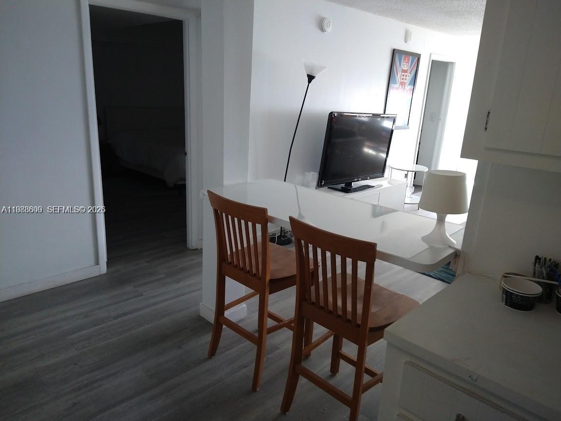 6039 Collins Ave 1710 Property Photo 14