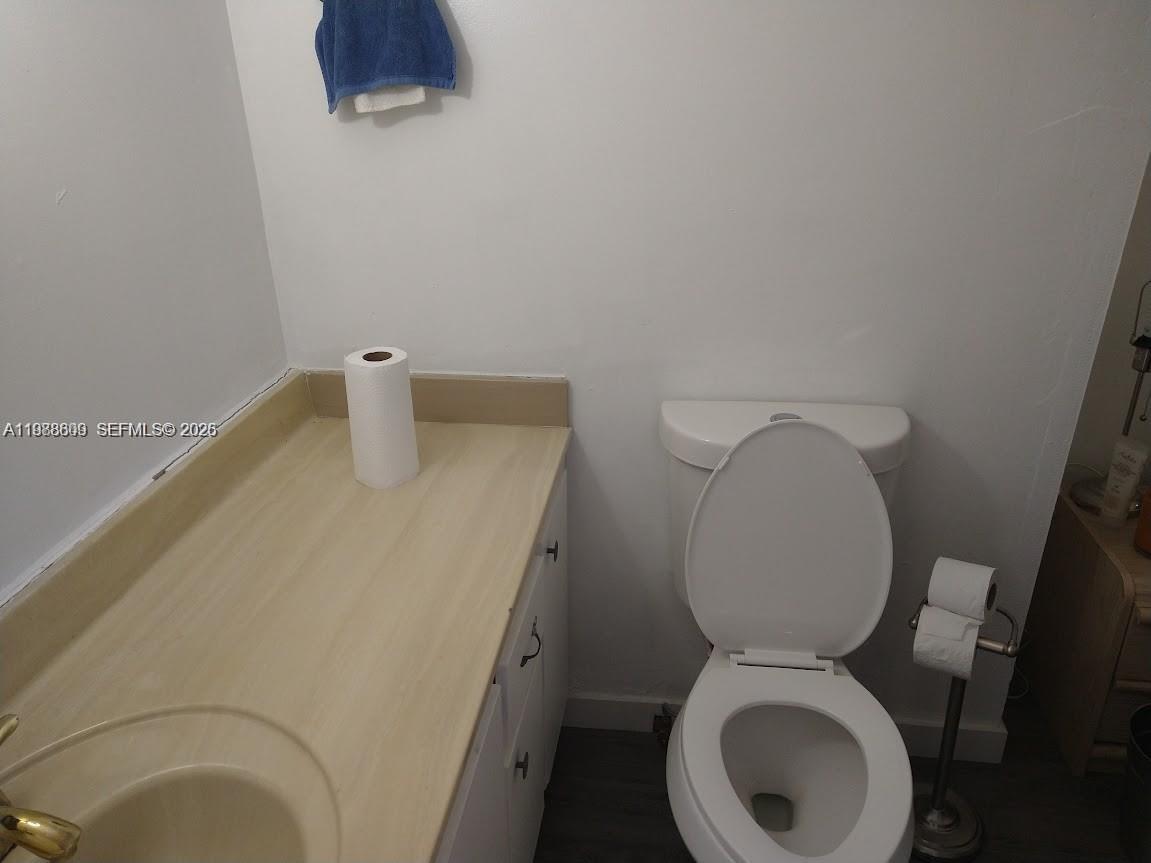 6039 Collins Ave 1710 Property Photo 16