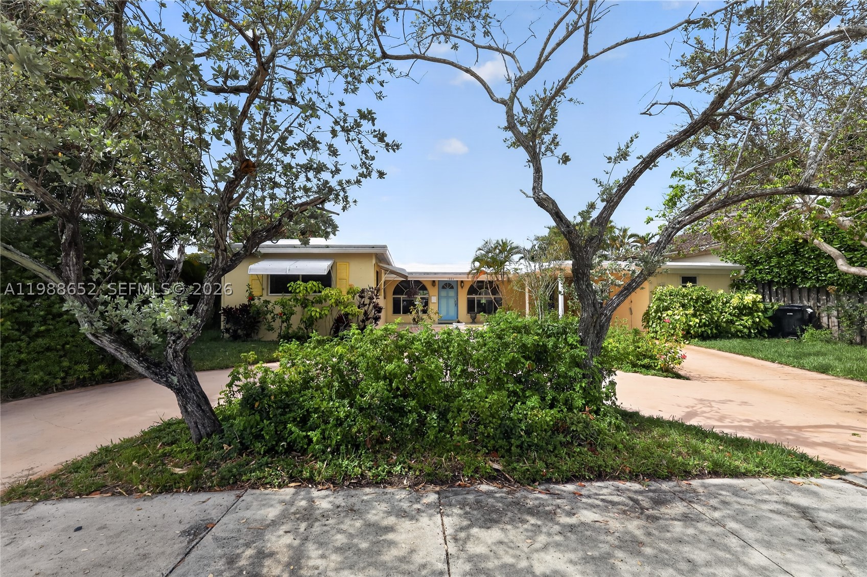 1004 Mandarin Isle Property Photo 1