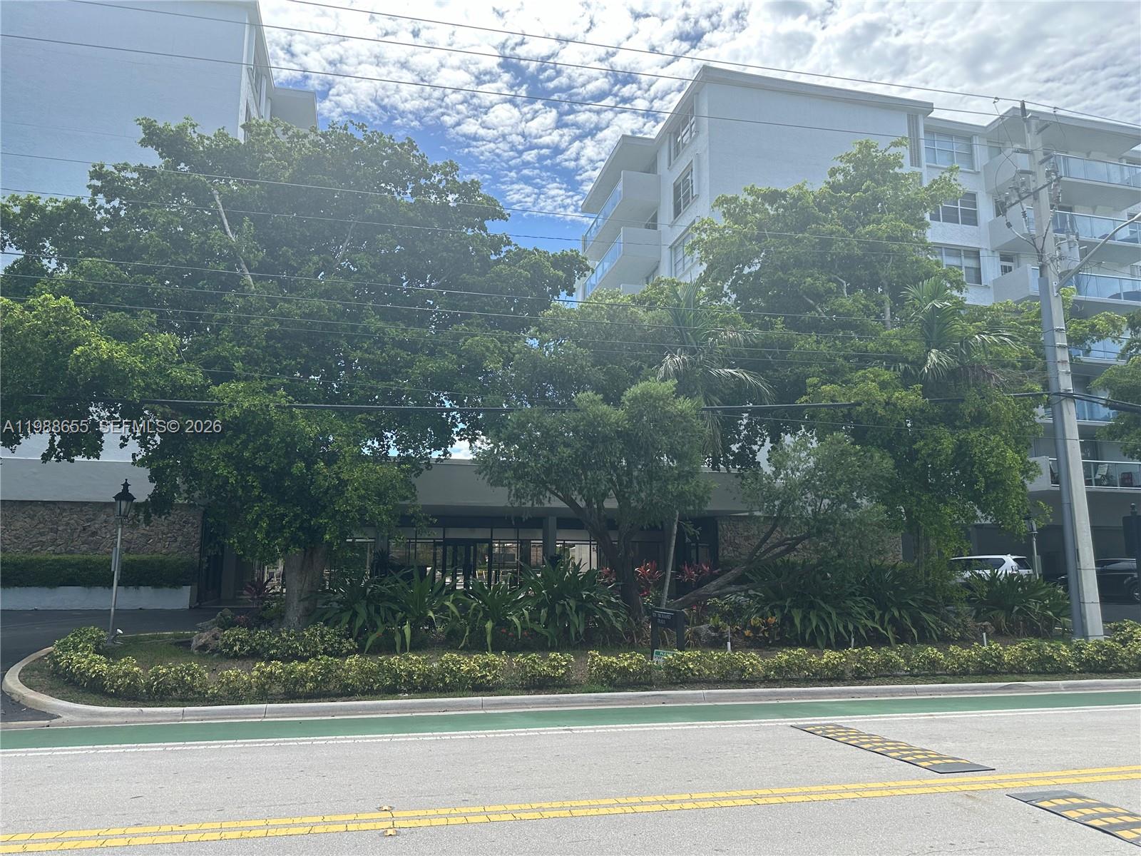 10000 W Bay Harbor Dr Ph4 Property Photo 1