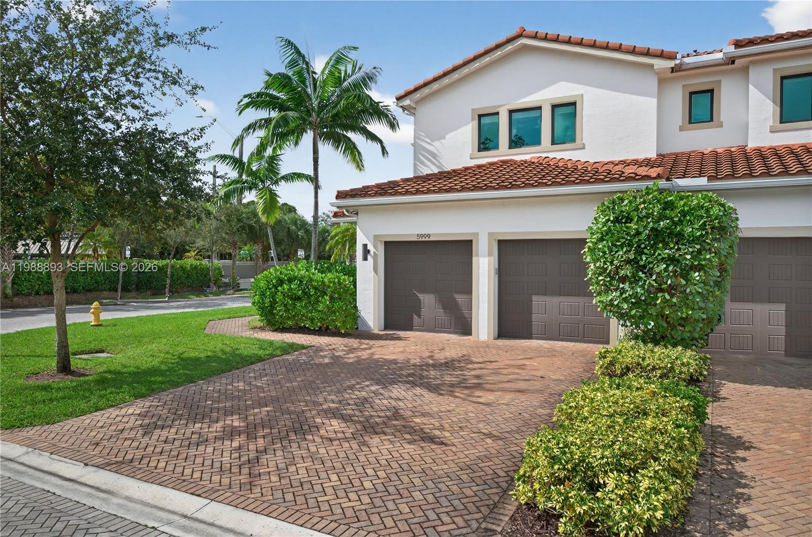 5999 E Brookfield Cir E Property Photo 1