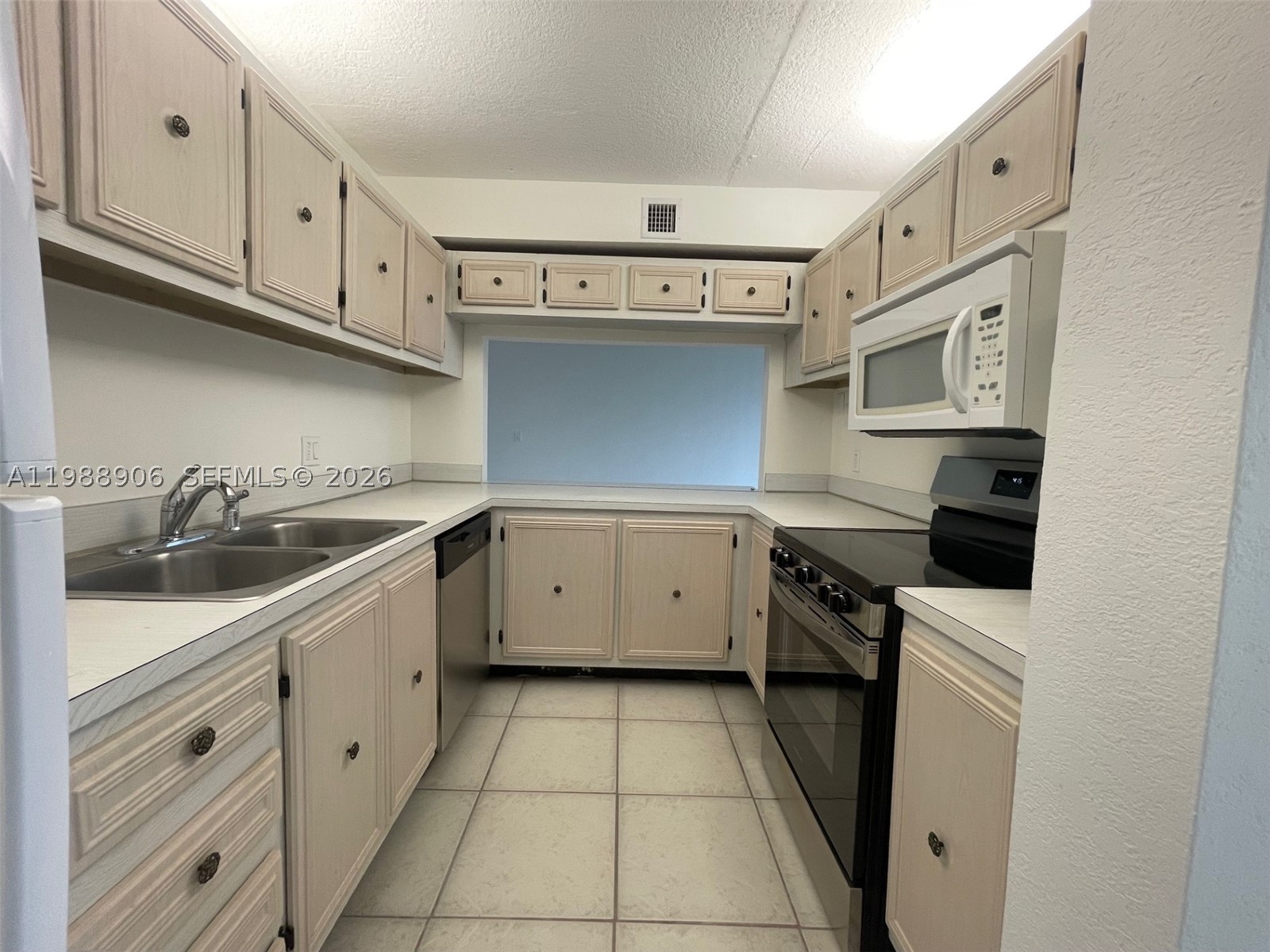 9441 Live Oak Pl 209 Property Photo 10