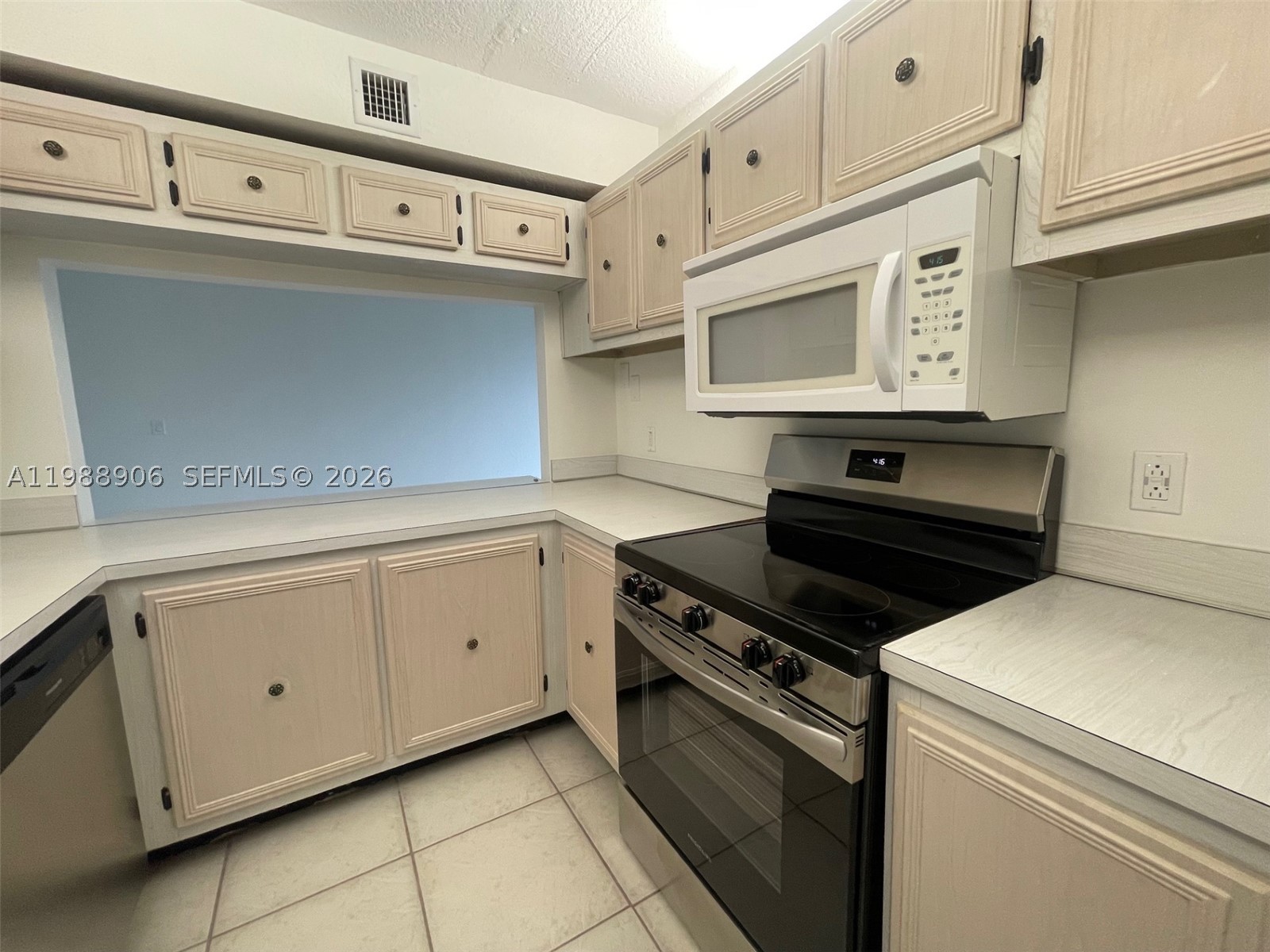 9441 Live Oak Pl 209 Property Photo 11