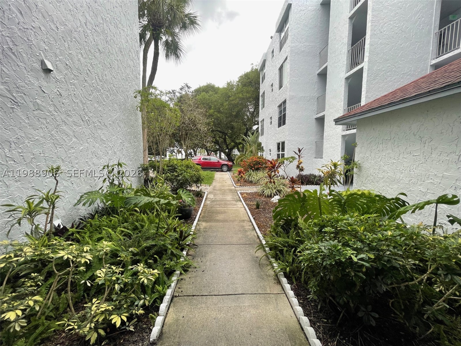 9441 Live Oak Pl 209 Property Photo 28