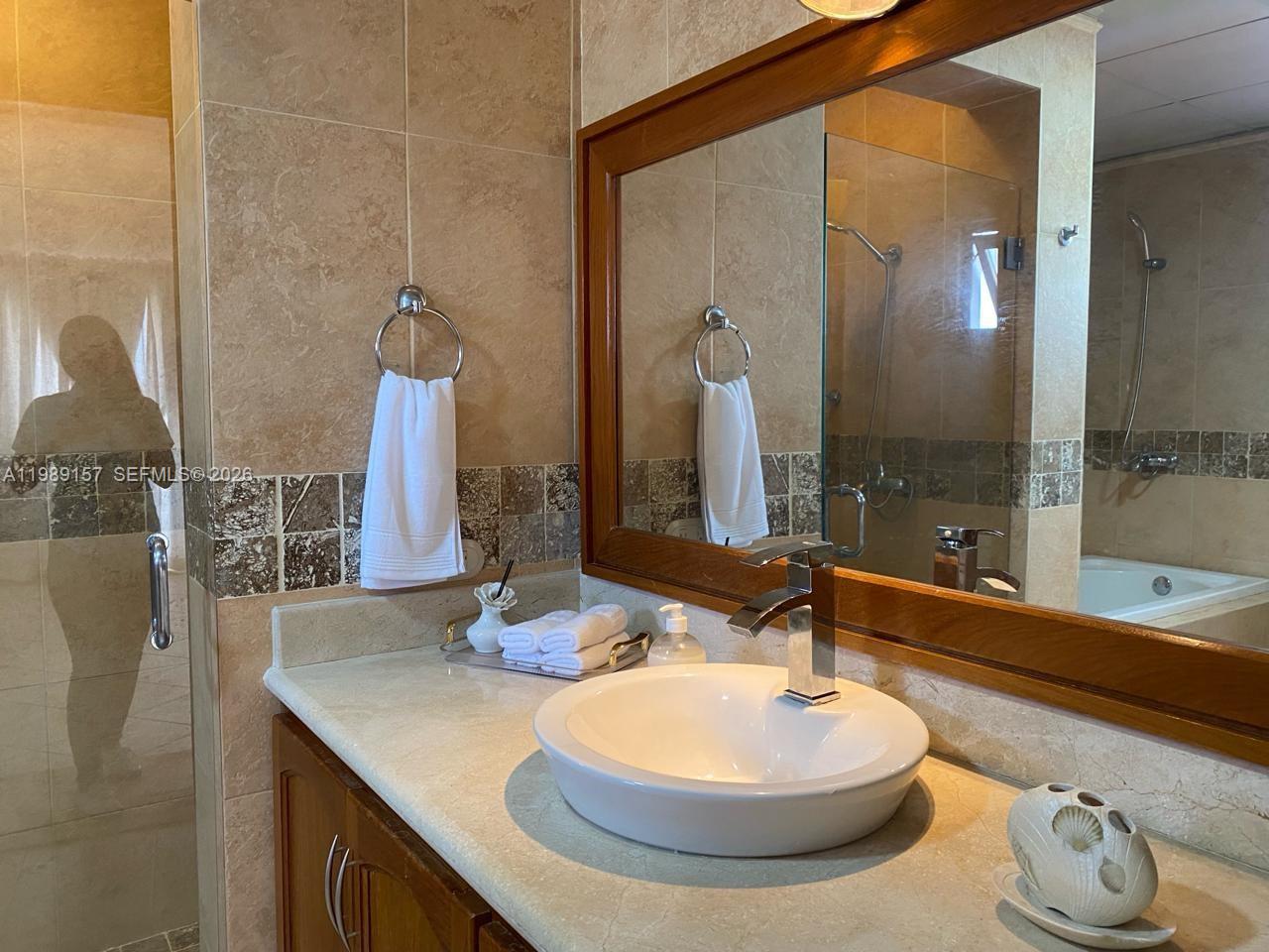 La Canada Town Home 10b (th10b) Property Photo 5