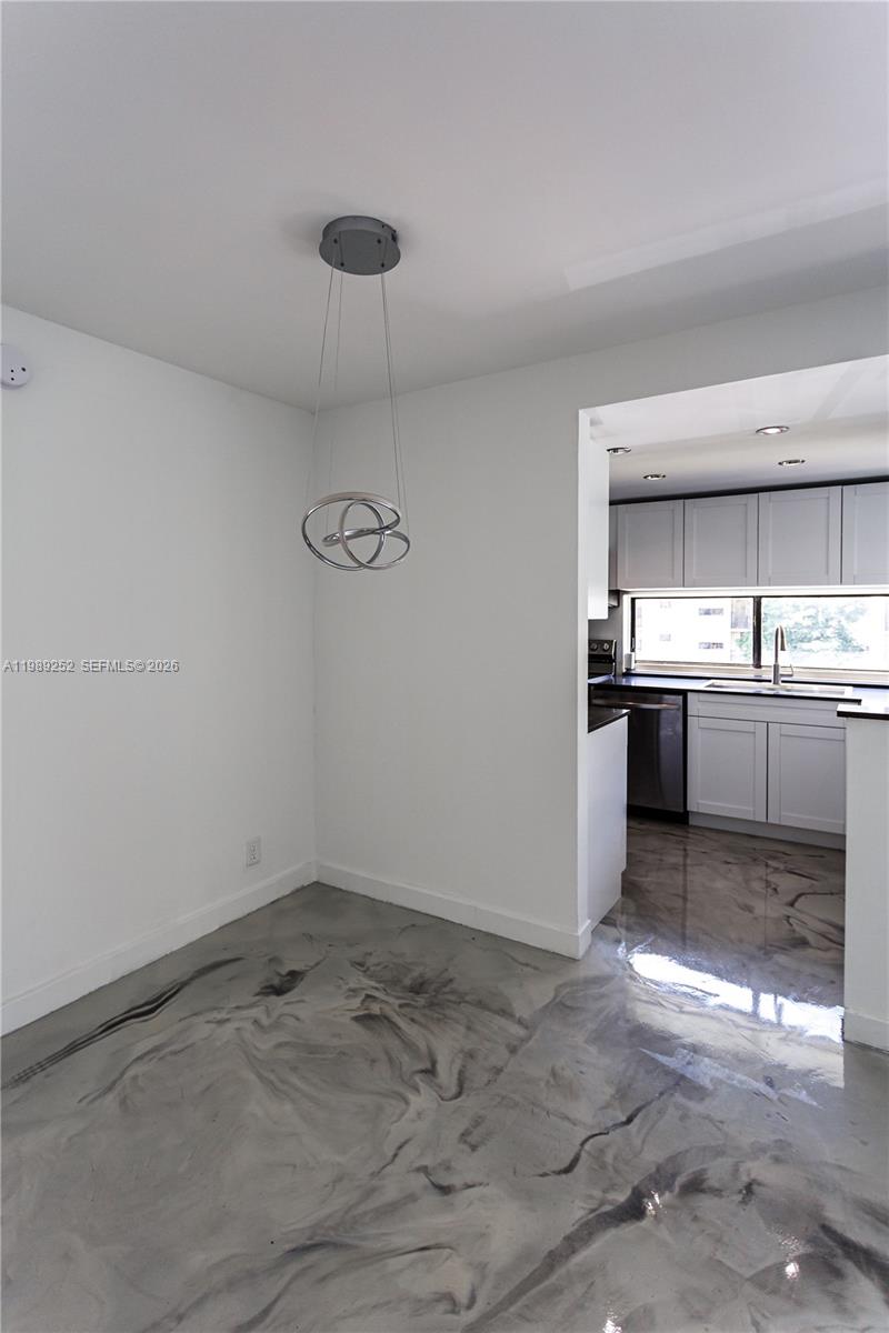 17021 N North Bay Rd 428 Property Photo 8