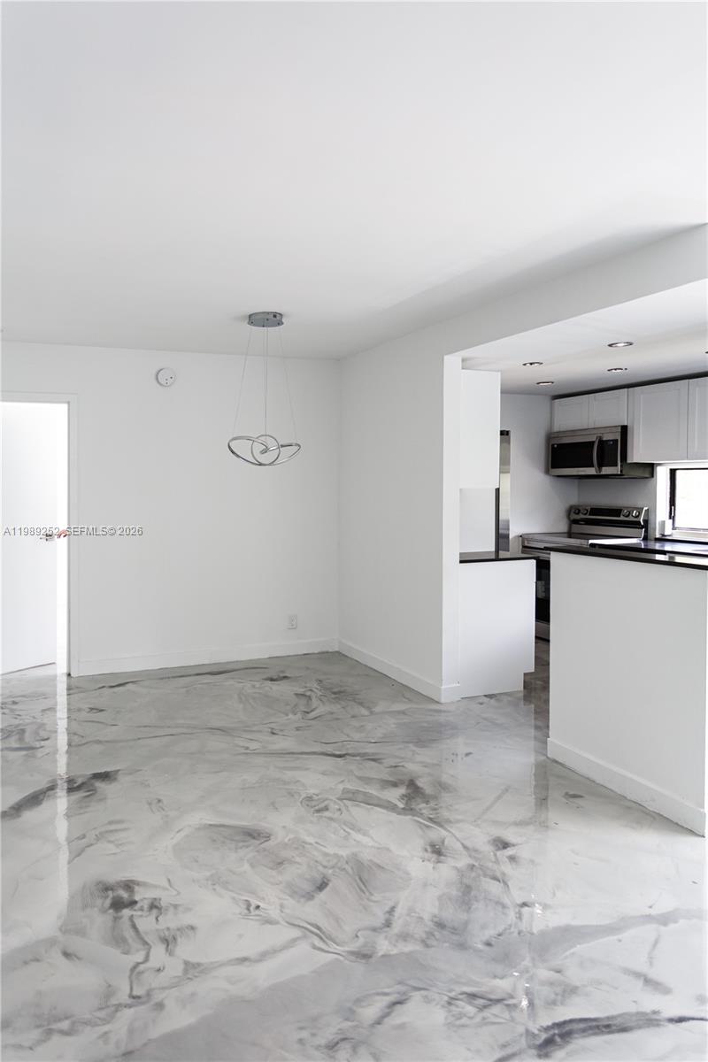 17021 N North Bay Rd 428 Property Photo 12
