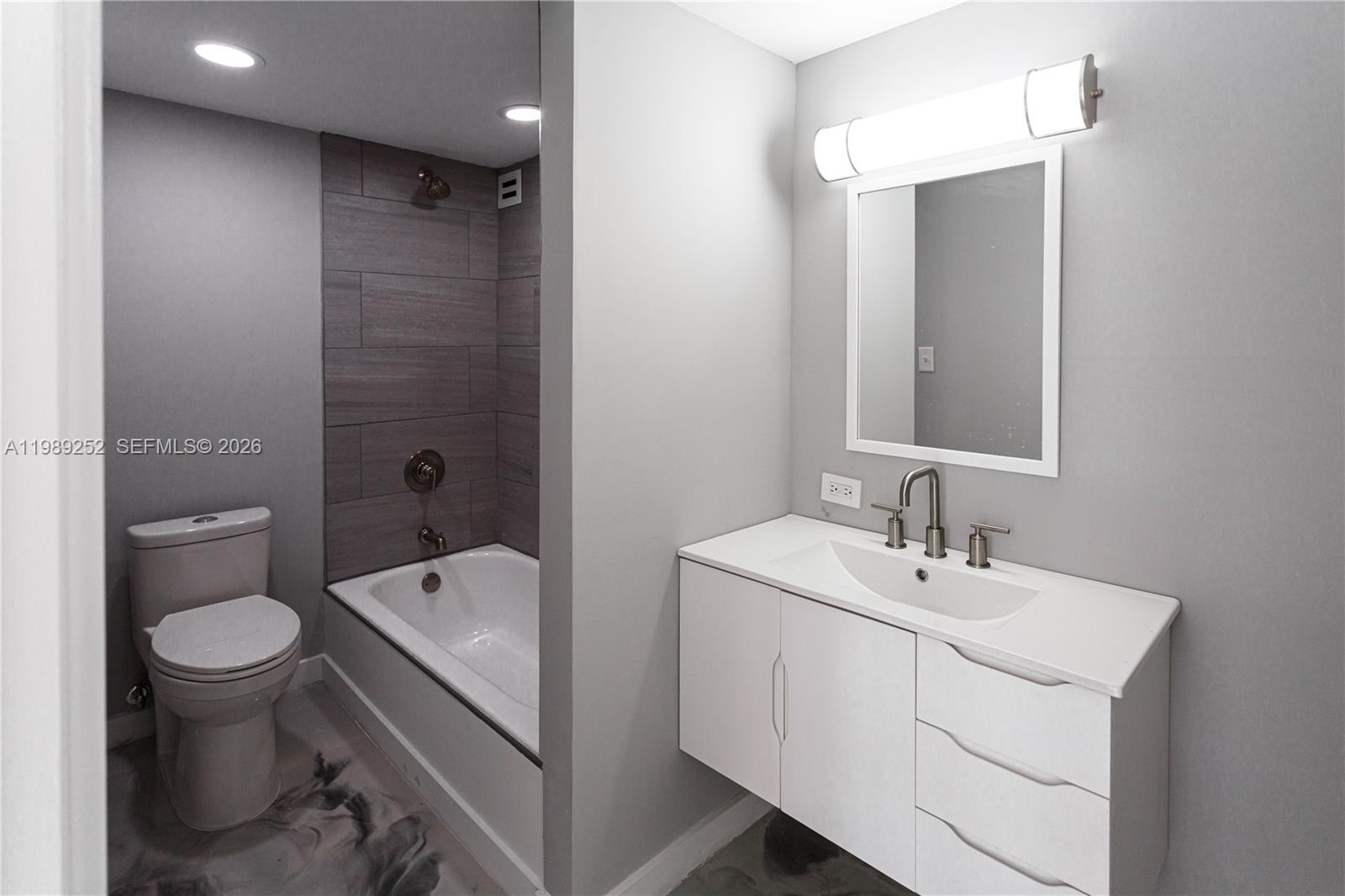 17021 N North Bay Rd 428 Property Photo 34