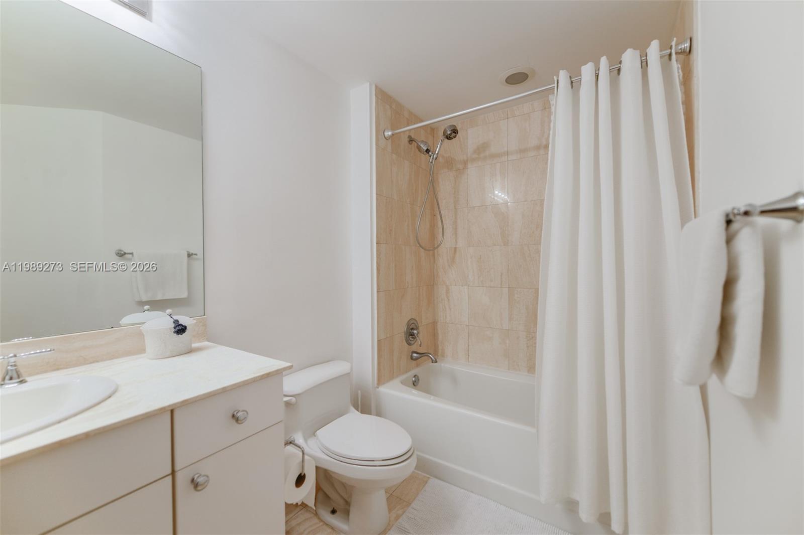21050 Point Pl 702 Property Photo 19