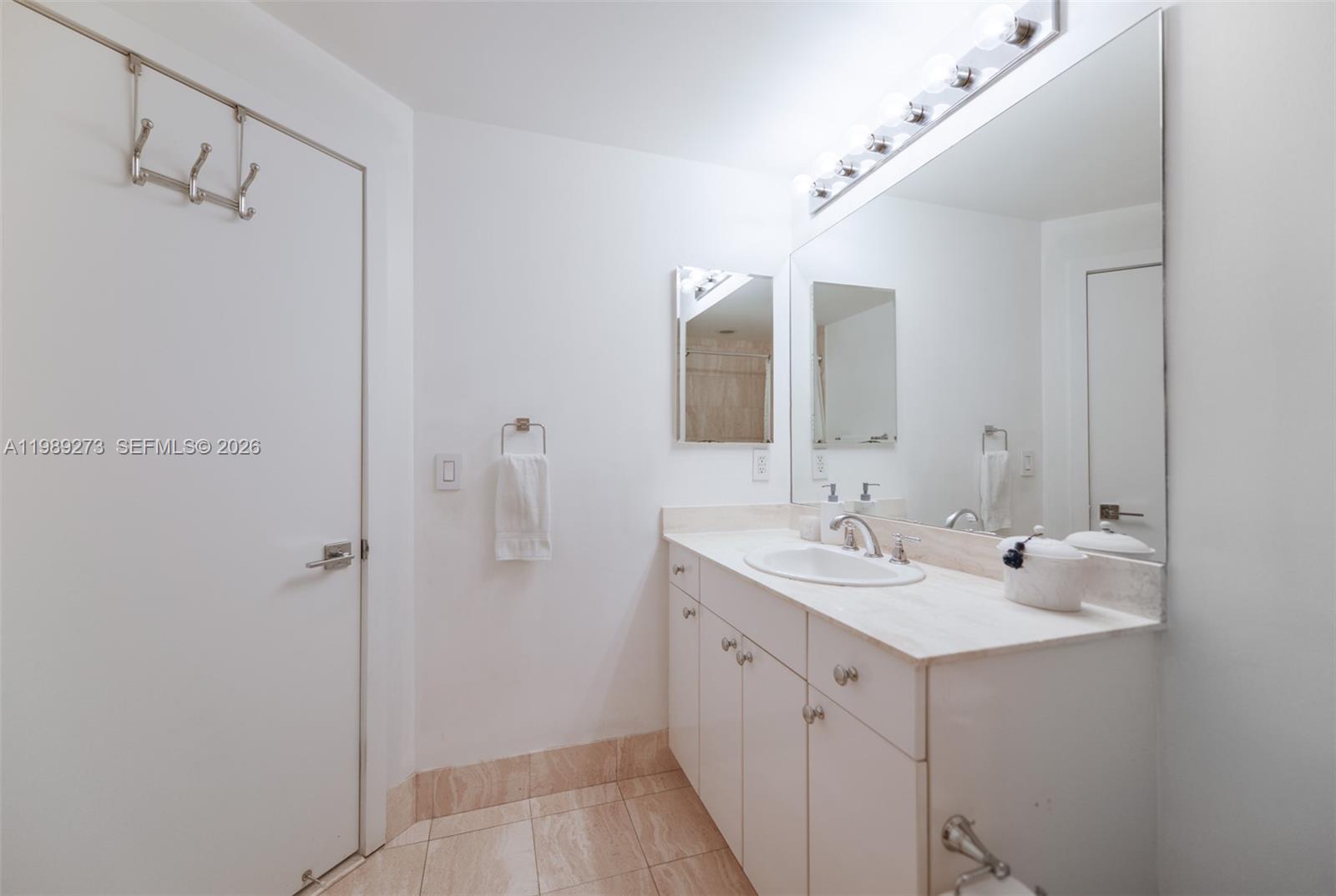 21050 Point Pl 702 Property Photo 26