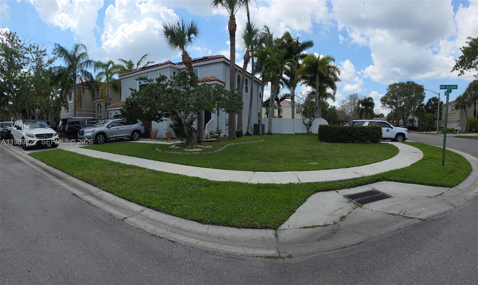 680 Nw 159th Ave Property Photo 3