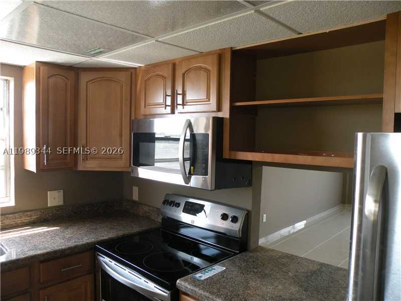 16410 Miami Dr 504 Property Photo 10