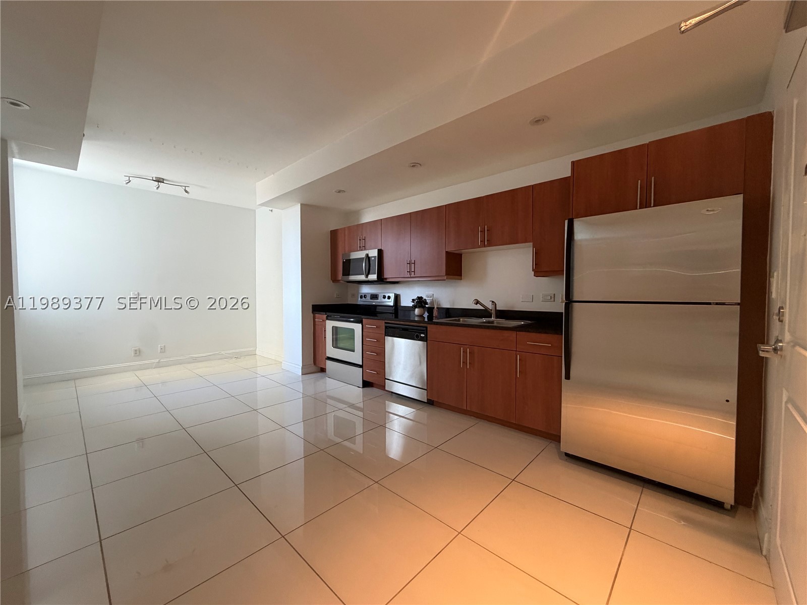 111 E Flagler St 606 Property Photo 1