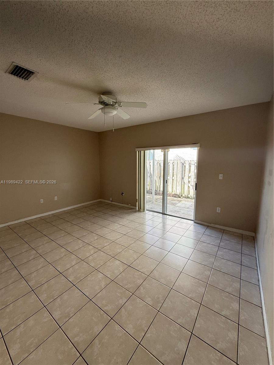 2359 Se 23rd Dr 2359 Property Photo 5