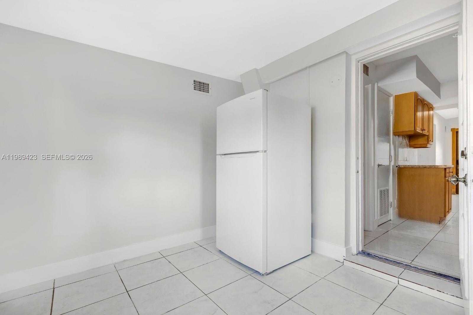38 Miami Gardens Rd Property Photo 9