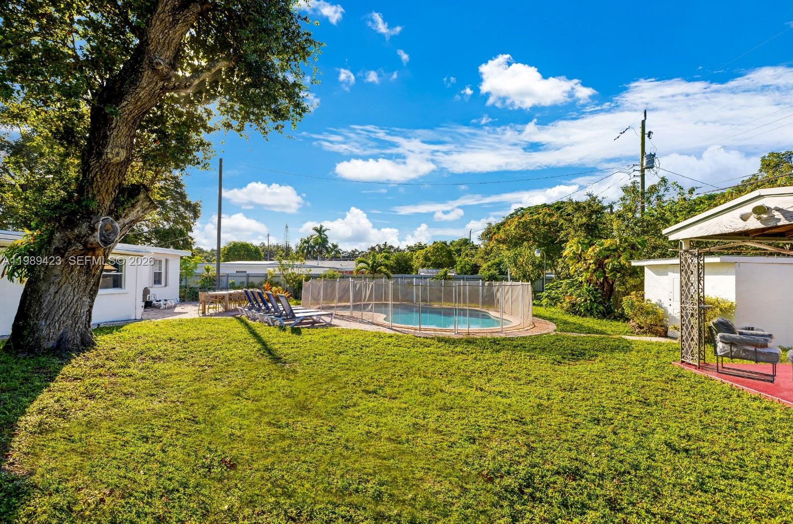 38 Miami Gardens Rd Property Photo 25