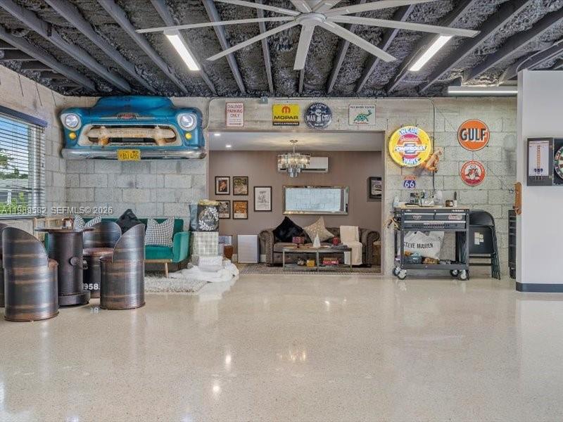 2404 Hollywood Blvd Property Photo 44