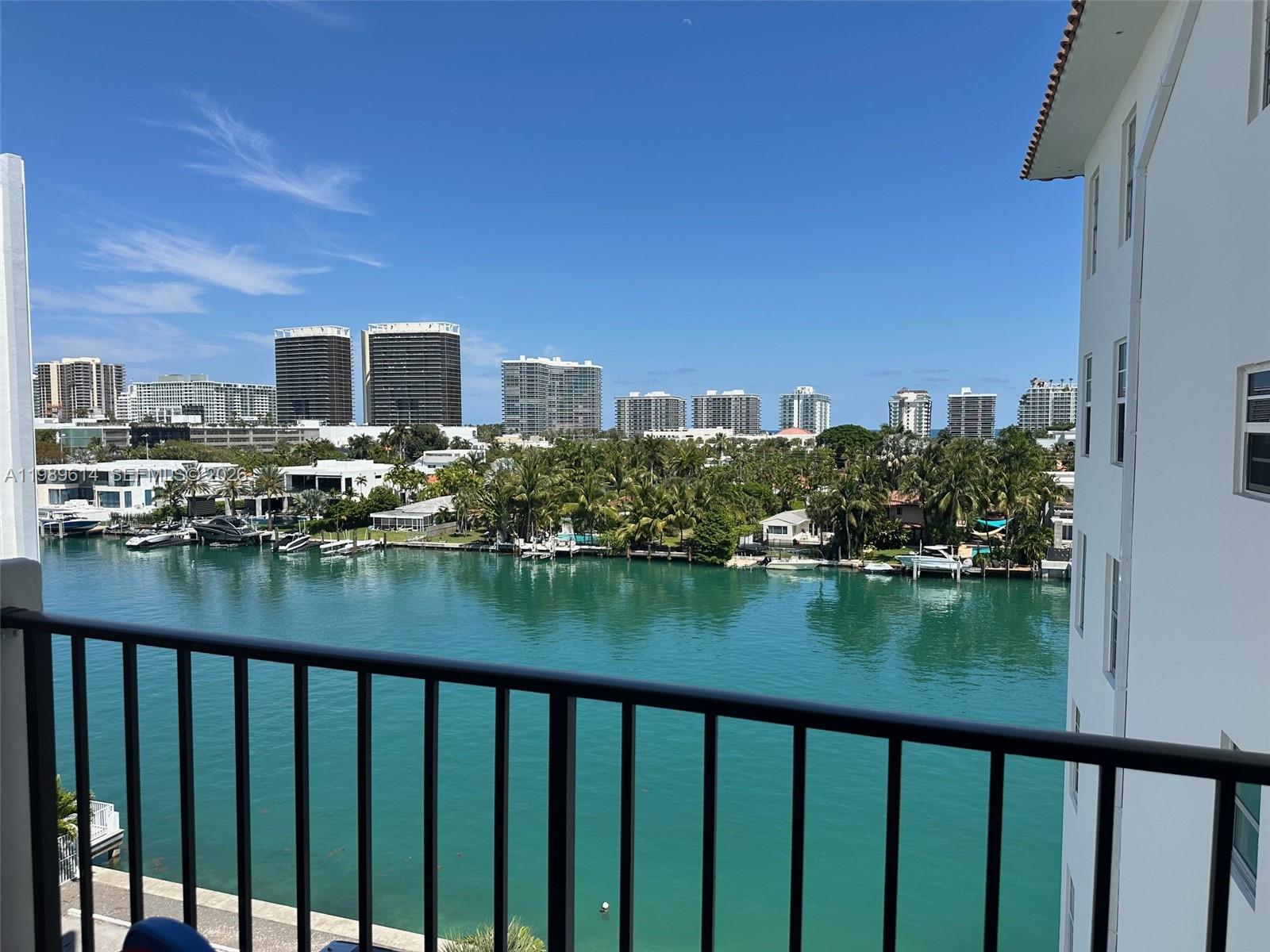 9341 E Bay Harbor Dr 6c Property Photo 1