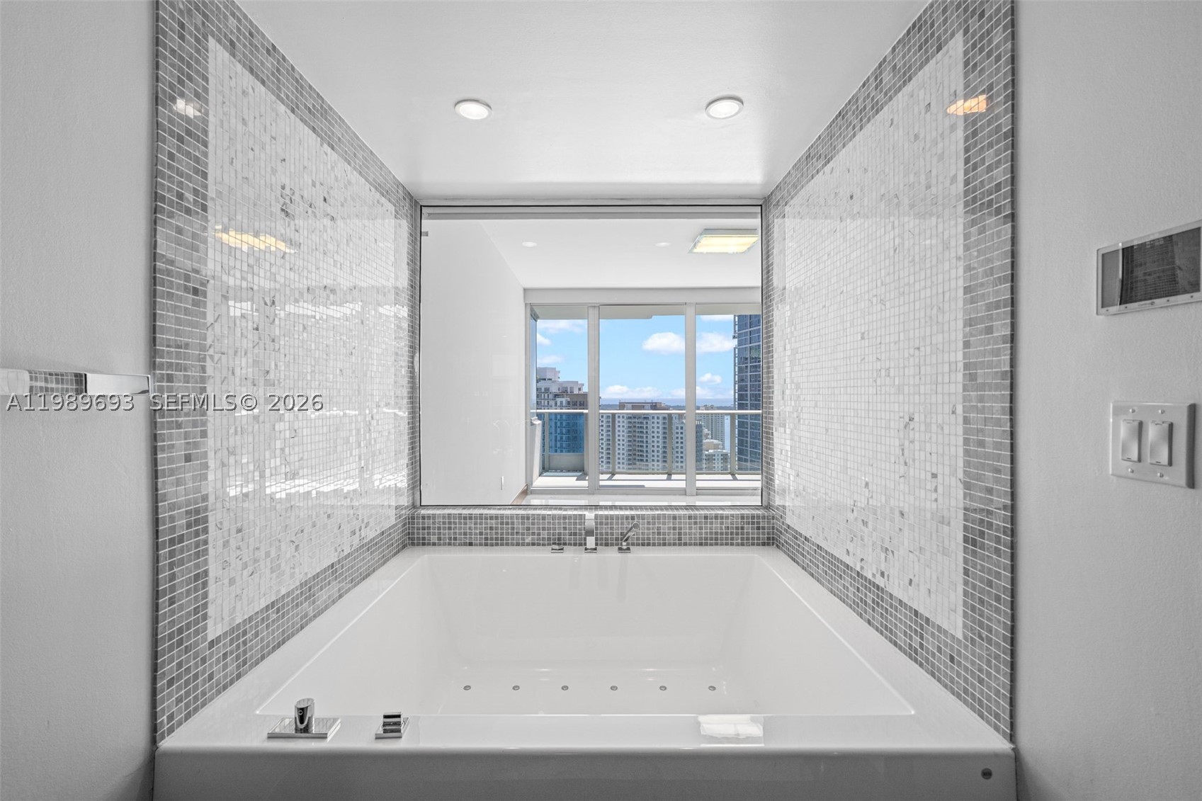 200 Biscayne Boulevard Way 3707 Property Photo 22