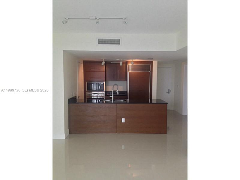 475 Brickell Ave 5111 Property Photo 6