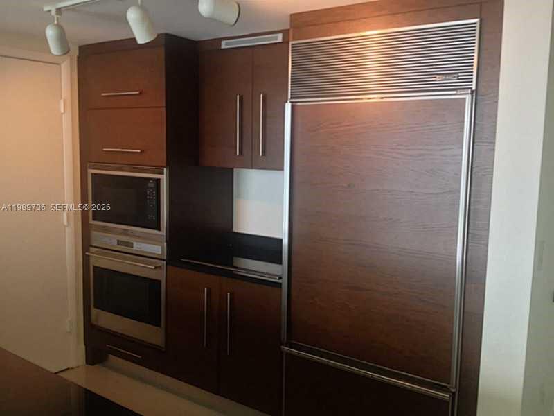 475 Brickell Ave 5111 Property Photo 7
