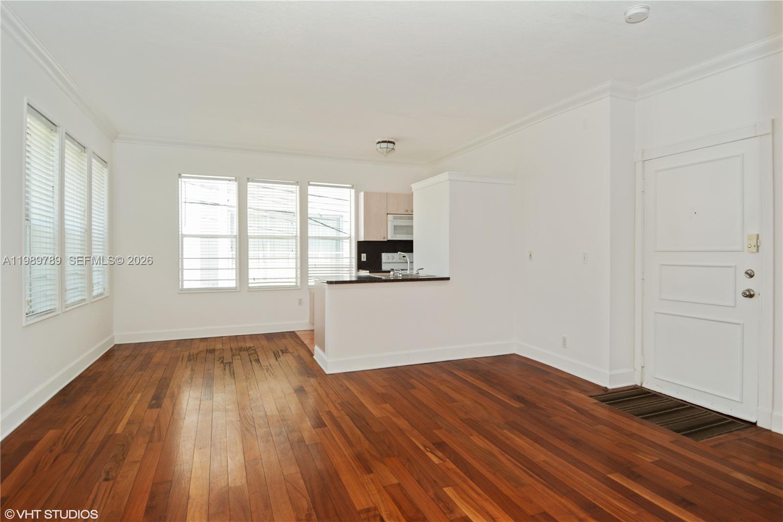 1027 Pennsylvania Ave 203 Property Photo 3